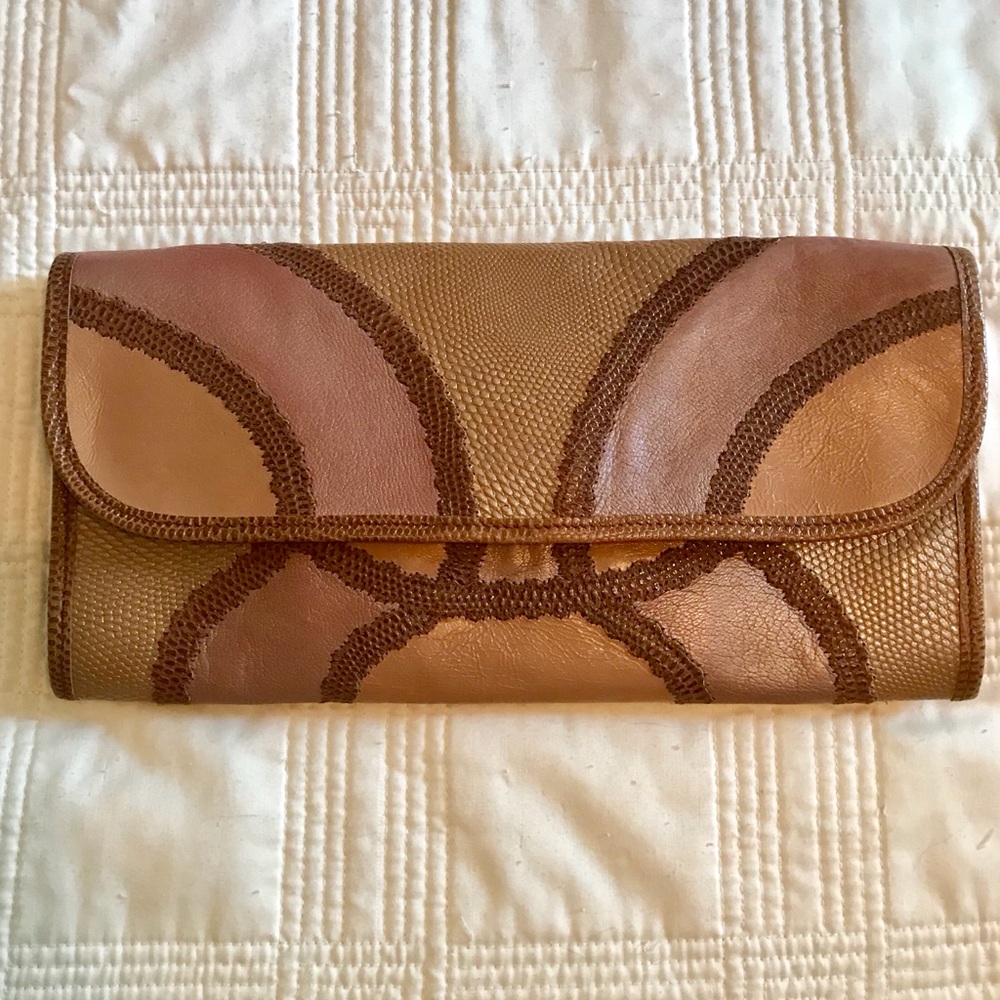 💥Carlos Falchi leather clutch.